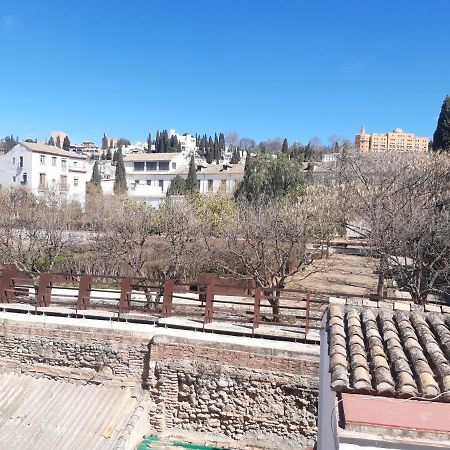 Habitacion Con Bano Privado Y Vistas Apartment Granada Luaran gambar